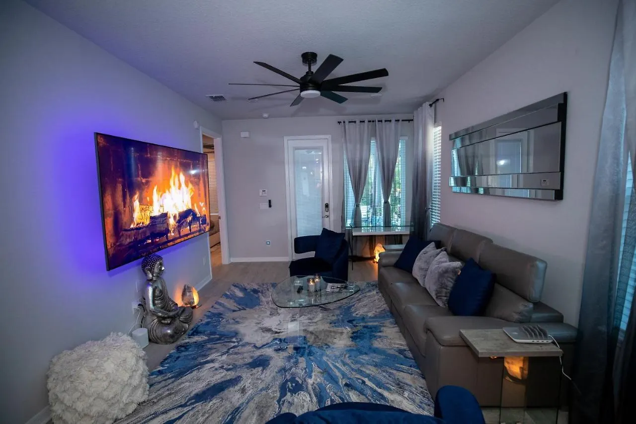 Brand New Modern Pet Friendly Zen Home With Private Home Theater & Hot Tub! Home Orlando Holiday home
