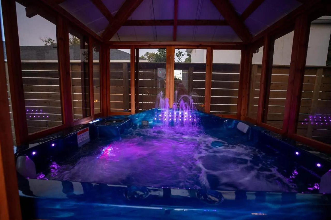 Brand New Modern Pet Friendly Zen Home With Private Home Theater & Hot Tub! Home Orlando