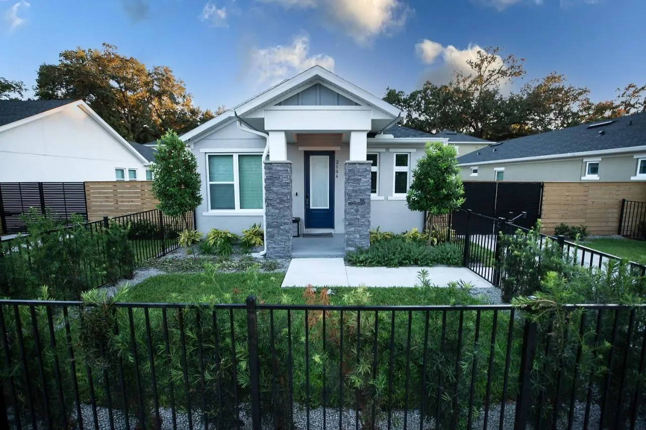 Brand New Modern Pet Friendly Zen Home With Private Home Theater & Hot Tub! Home Orlando United States